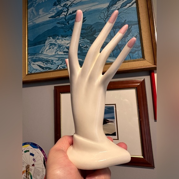 Vintage handmade ring holder - Picture 1 of 8